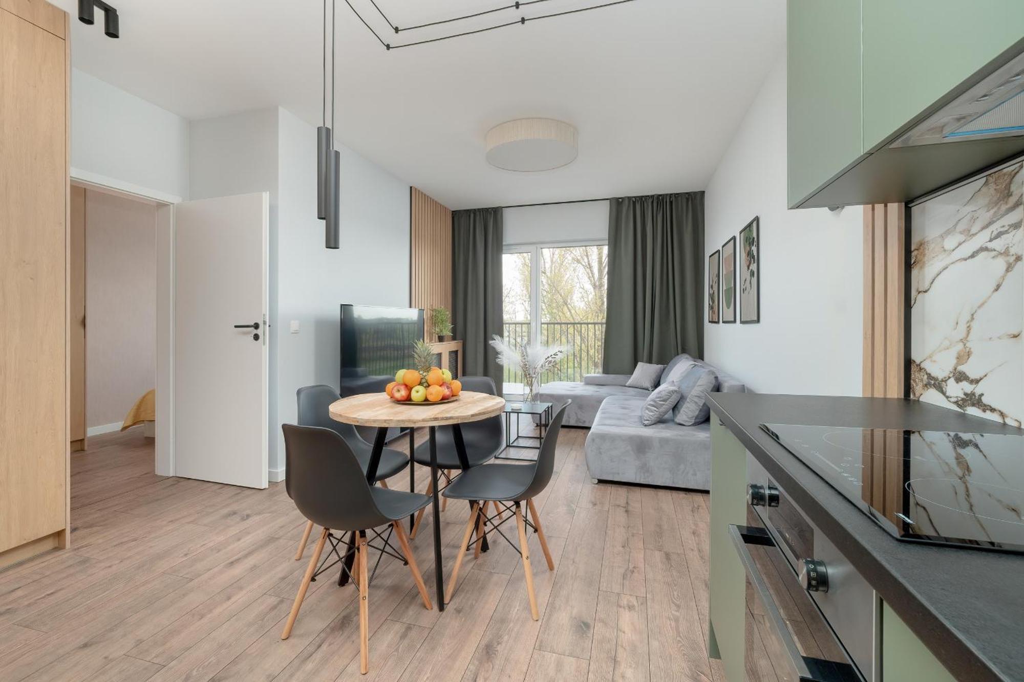 Wieniawskiego With Balcony Stacja Estate By Renters Lodz (Lodz)