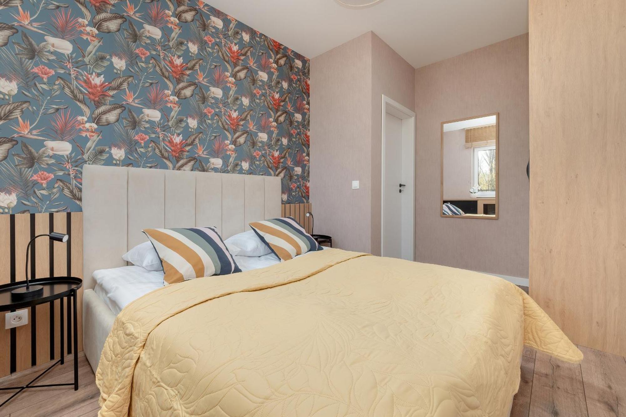 Apartment Wieniawskiego With Balcony Stacja Estate By Renters