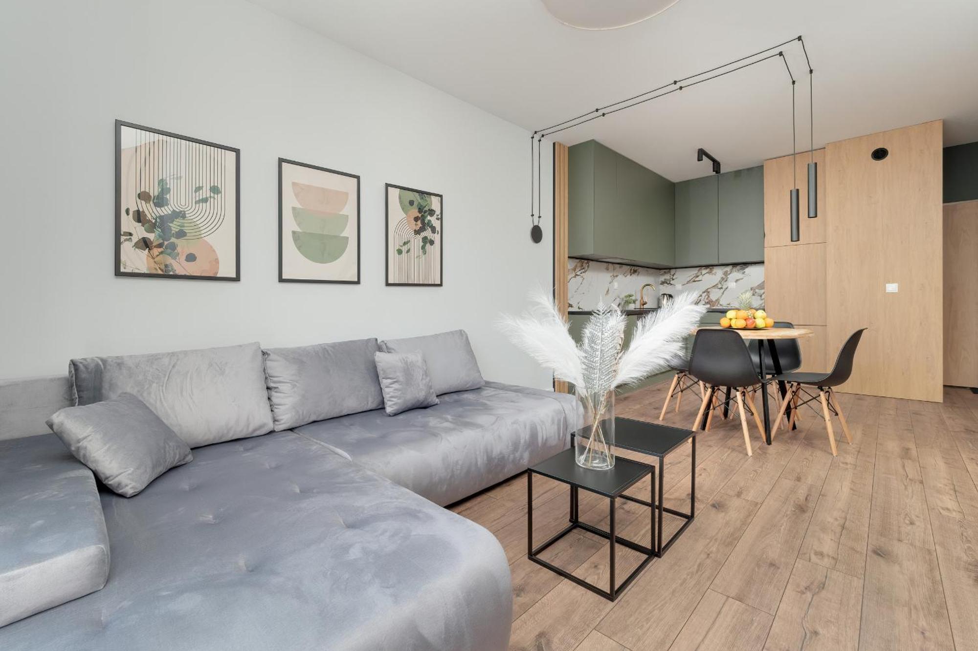 Apartment Wieniawskiego With Balcony Stacja Estate By Renters *