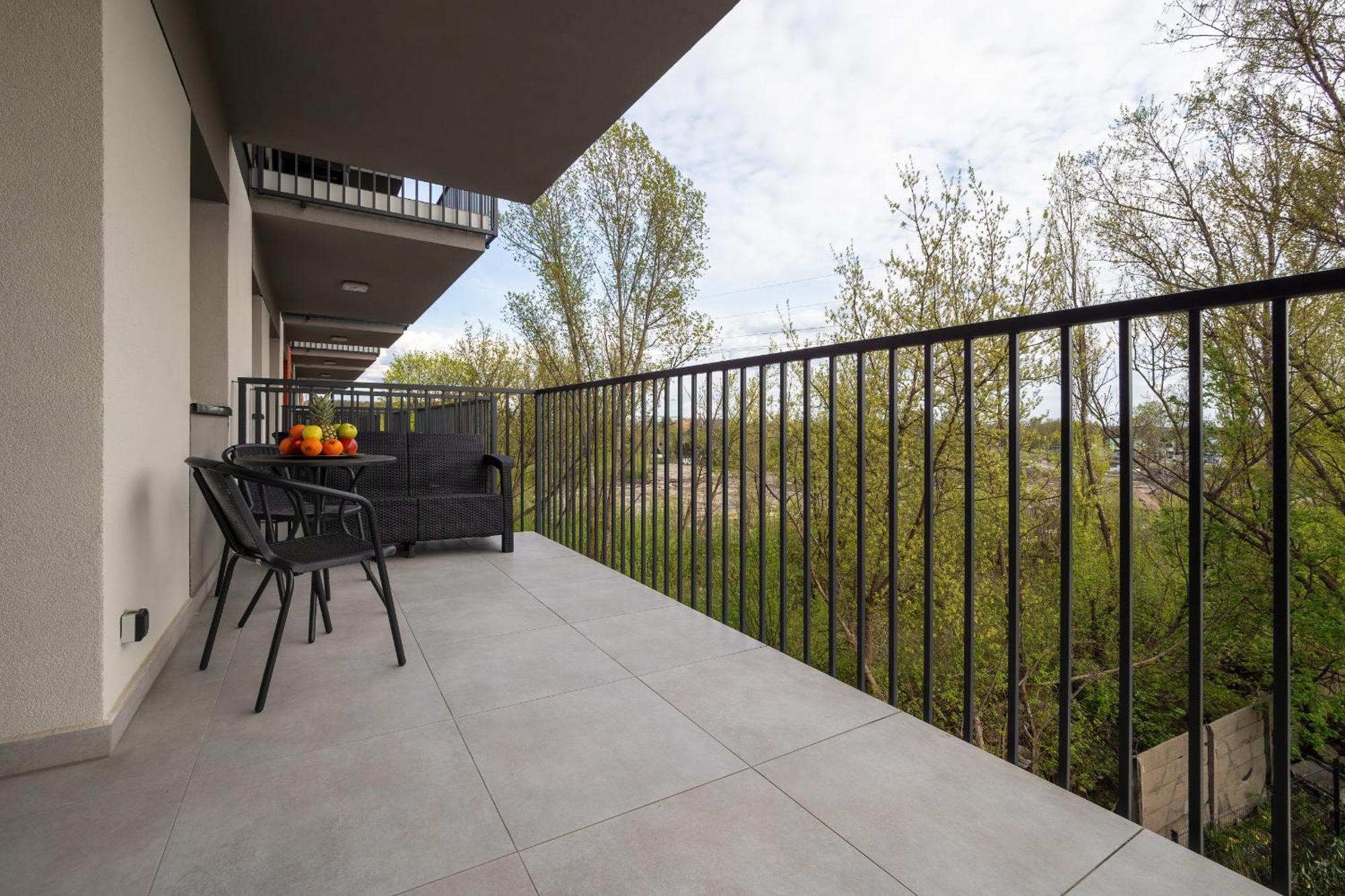 Apartment Wieniawskiego With Balcony Stacja Estate By Renters Lodz (Lodz)